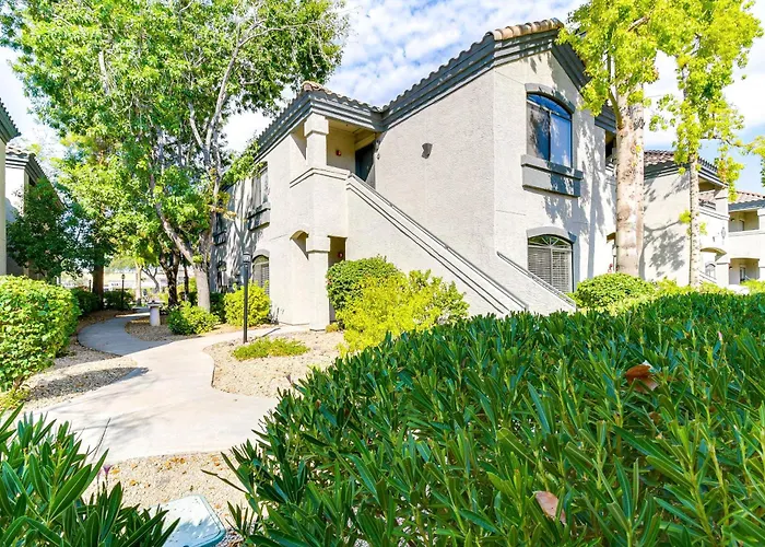 3 Mi To Tpc: Chic W/ Pool Access & Grills Holiday home Scottsdale