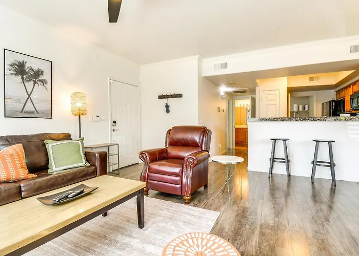 3 Mi To Tpc: Chic W/ Pool Access & Grills Scottsdale