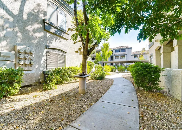 3 Mi To Tpc: Chic W/ Pool Access & Grills Holiday home Scottsdale