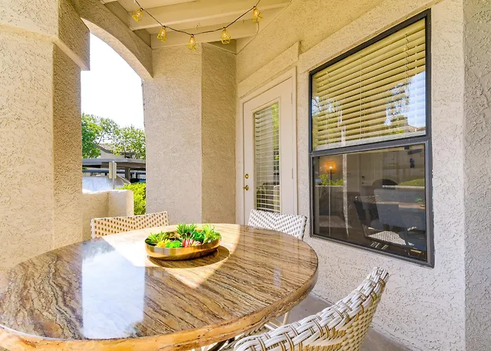 Holiday home 3 Mi To Tpc: Chic W/ Pool Access & Grills Scottsdale