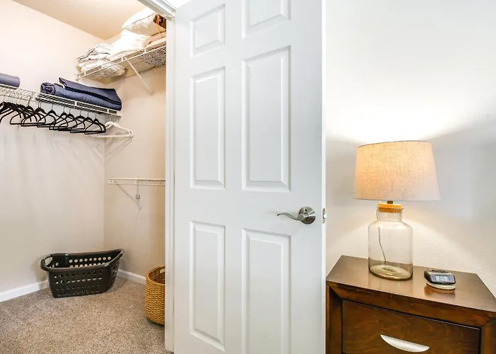 Holiday home 3 Mi To Tpc: Chic W/ Pool Access & Grills