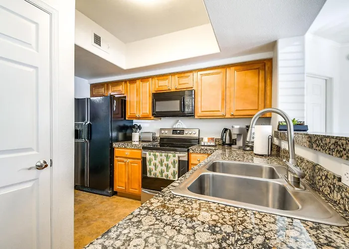 3 Mi To Tpc: Chic W/ Pool Access & Grills