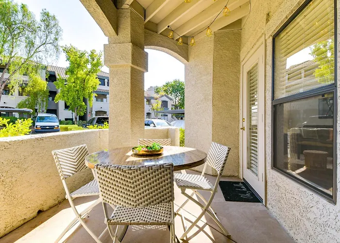 3 Mi To Tpc: Chic W/ Pool Access & Grills Holiday home Scottsdale